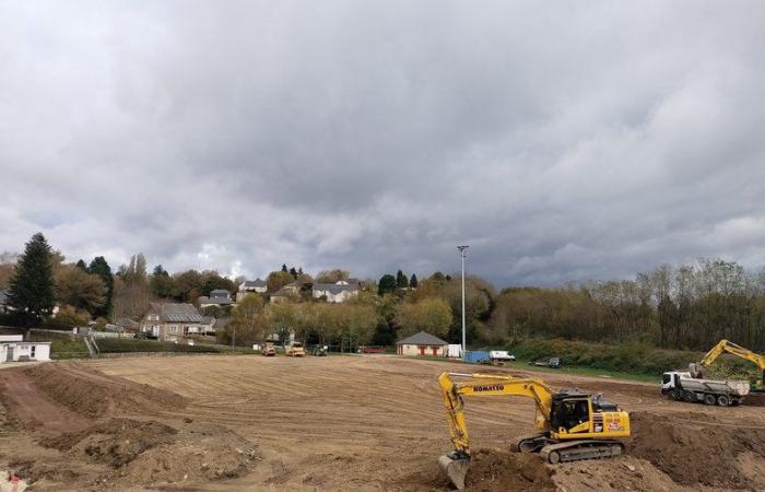 Baraqueville. Le stade synthétique prend forme