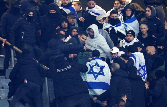 Les supporters français huent l’équipe israélienne et des bagarres éclatent