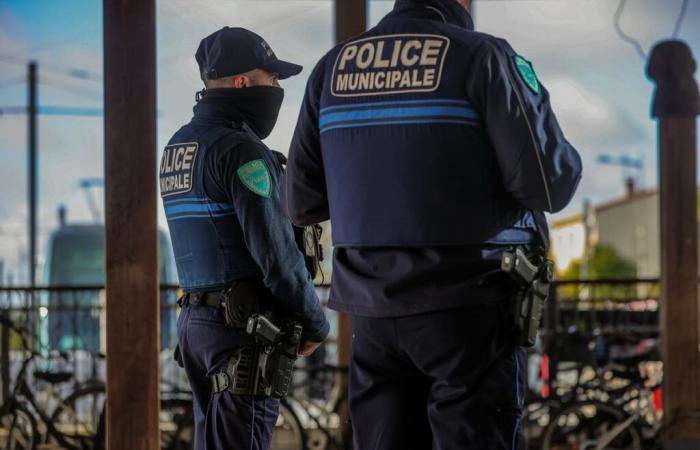 « signal fort » ou « déni », l’armement de la police municipale renverse les étiquettes politiques