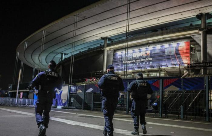 la manifestation contre le match déplacée de la mairie de Saint-Denis au Front populaire