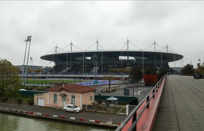 un match de football sous haute sécurité et tension politique