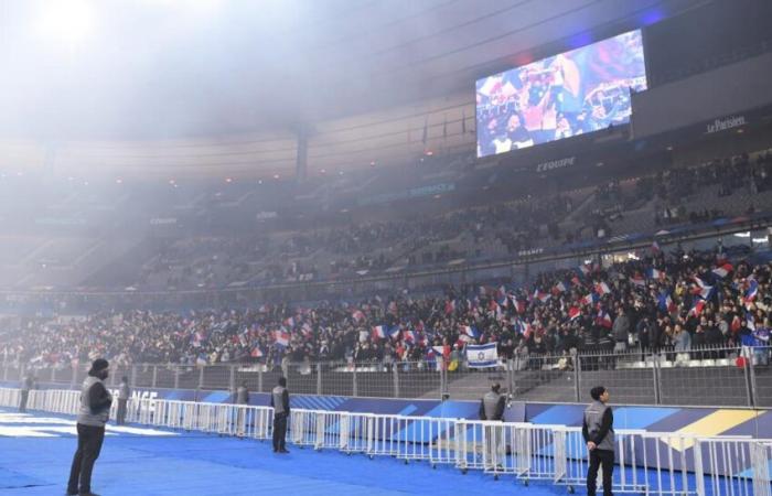 un mouvement de foule a eu lieu derrière la cage de Mike Maignan