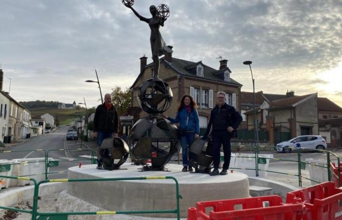 Une sculpture pour orner le rond-point de Moussy