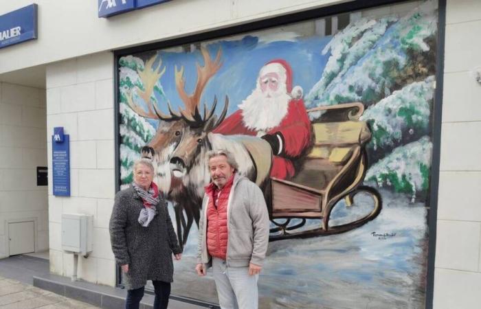 Près de Saumur, cet artiste peint des vitrines pour Noël