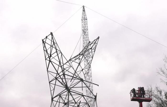 VIDÉO. Images d’un chantier exceptionnel de démantèlement des pylônes d’une ligne haute tension, en Isère