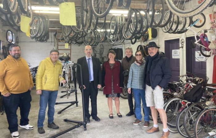 les cyclistes en pleine lumière avec Château’Roule