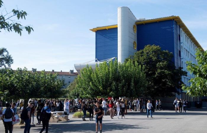 les professeurs de ce grand lycée du Gard tirent la sonnette d’alarme