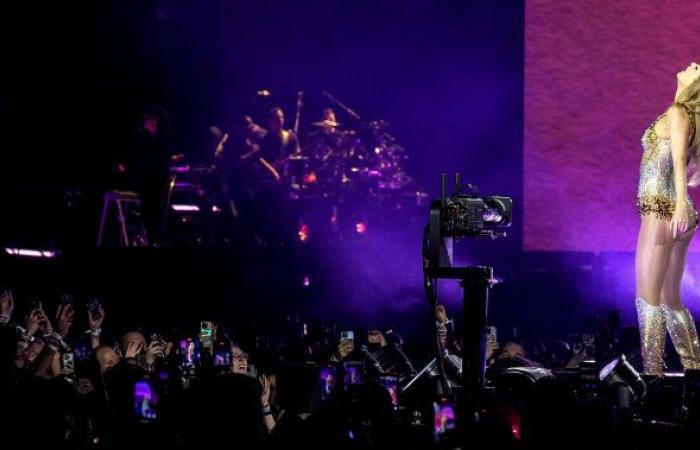 Taylor Swift remercie ses fans canadiens alors que la course à Toronto commence