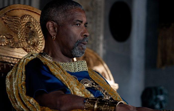 Denzel Washington dit qu’il a eu un baiser homosexuel dans “Gladiator II” qui a été interrompu