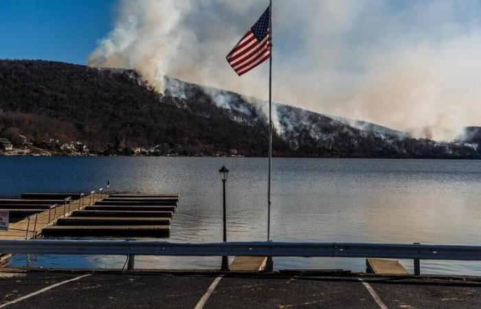 Incendies, sécheresse, restrictions d’eau… La région de New York est confrontée à une situation