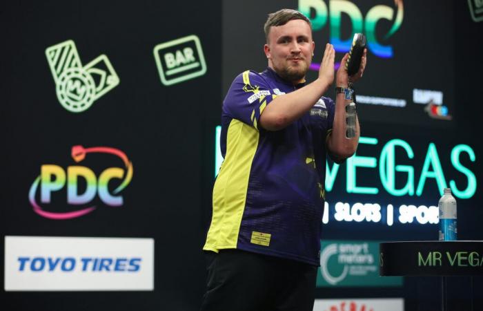 Littler devance De Decker dans l’épopée du Grand Slam of Darts à Wolverhampton