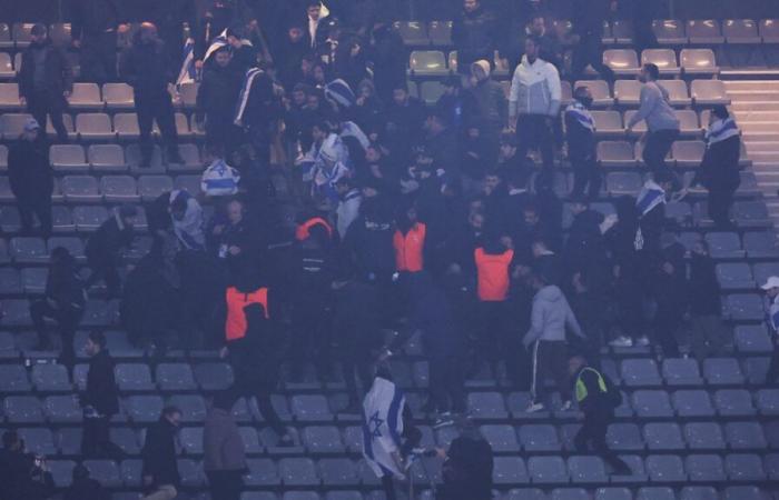 petits accidents dans les tribunes, même historiquement vides