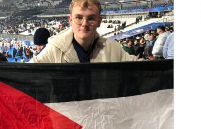 Qui est ce journaliste qui est entré hier soir au Stade de France avec un drapeau palestinien malgré l’interdiction et a envoyé sa photo à Bruno Retailleau ?