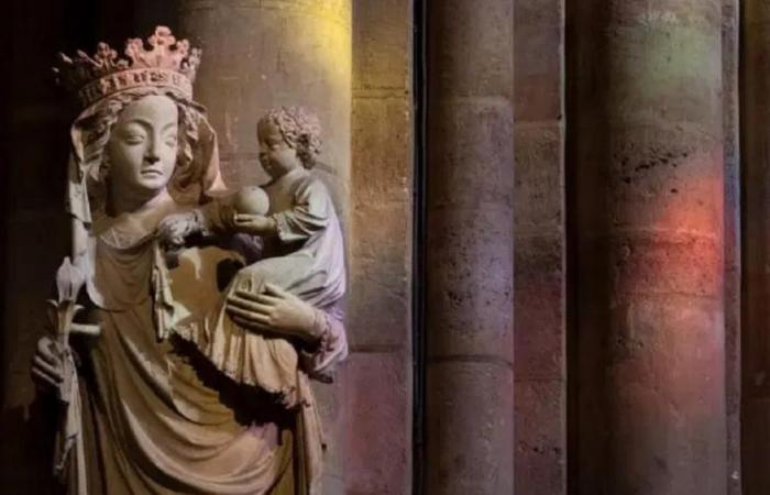 Rescapée de l’incendie, la statue de la Vierge à l’Enfant retrouve la cathédrale Notre-Dame