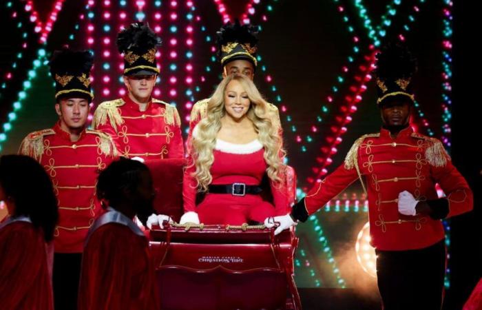 Mariah Carey se produit à Phoenix pour lancer la saison de Noël