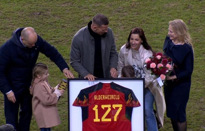 Toby Alderweireld honoré à la mi-temps de Belgique-Italie