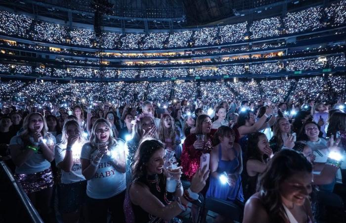 La tournée Eras de Taylor Swift atterrit à Toronto avec un concert cathartique et communautaire à l’échelle du spectacle