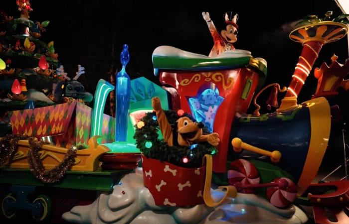 La parade de Noël de Disneyland est gratuite !