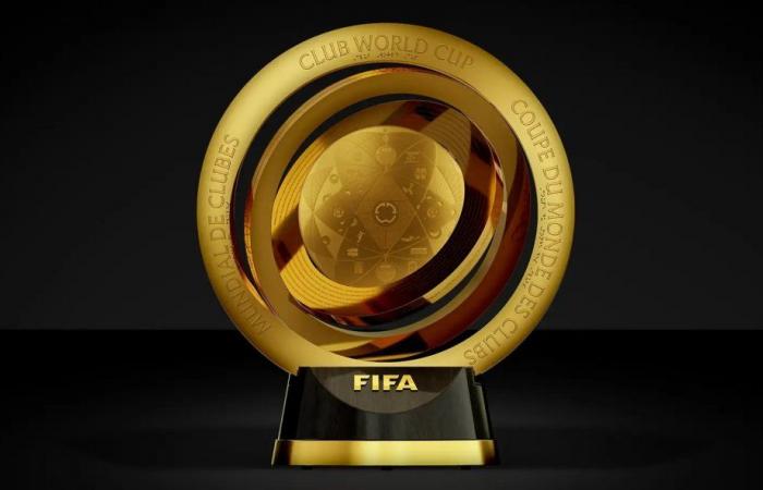 nouveau trophée pour la compétition renouvelée par la FIFA