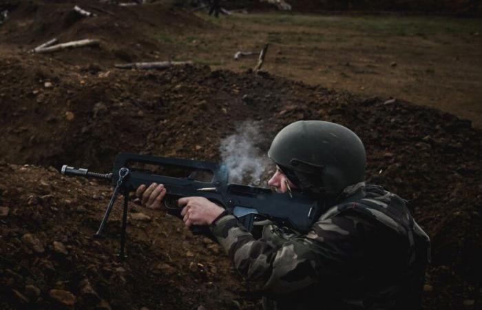 après plusieurs semaines d’entraînement en France, les soldats ukrainiens s’apprêtent à rejoindre le front