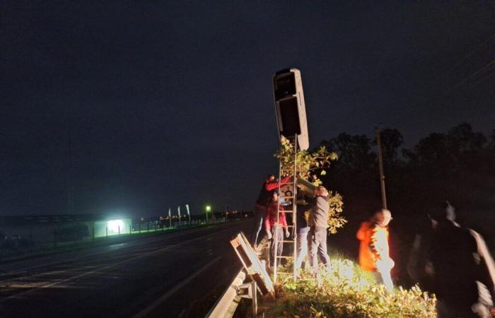 De jeunes agriculteurs de l’Eure neutralisent plusieurs radars près d’Evreux