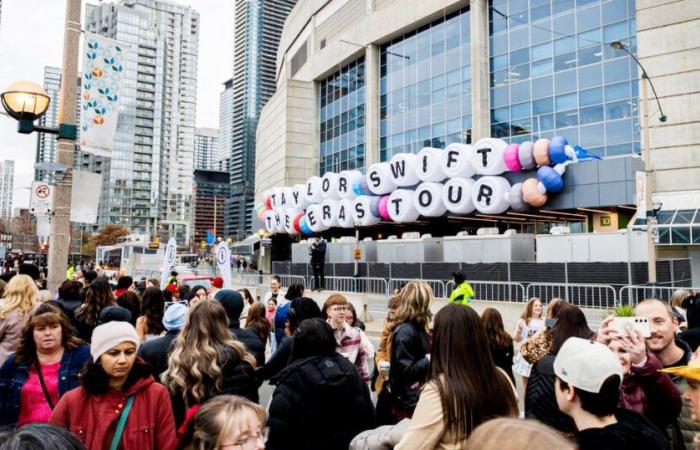 Taylor Swift donne une critique élogieuse aux fans « passionnés » de Toronto lors du premier spectacle de l’Eras ​​Tour