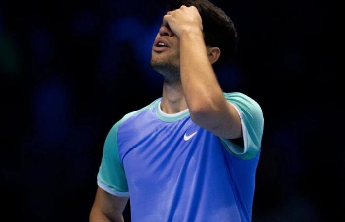 Le froid du premier match élimine Alcaraz, qui regarde déjà vers la finale Davis alors que Rafa Nadal fait ses adieux