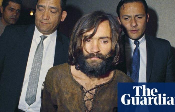 Charles Manson admet d’autres meurtres lors d’un appel téléphonique découvert en prison