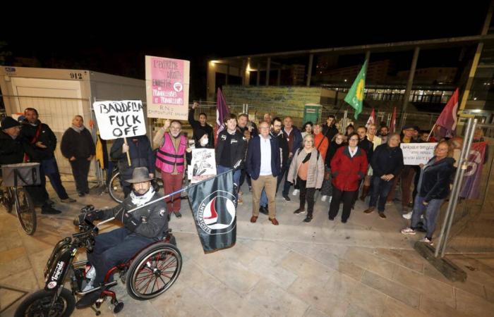 Une cinquantaine de personnes manifestent contre le Rassemblement national ce vendredi soir à Toulon