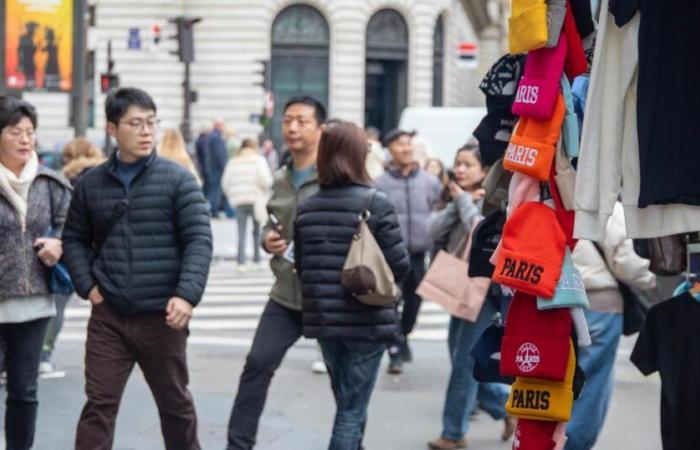 Les touristes chinois font leur retour en France… mais pas comme avant