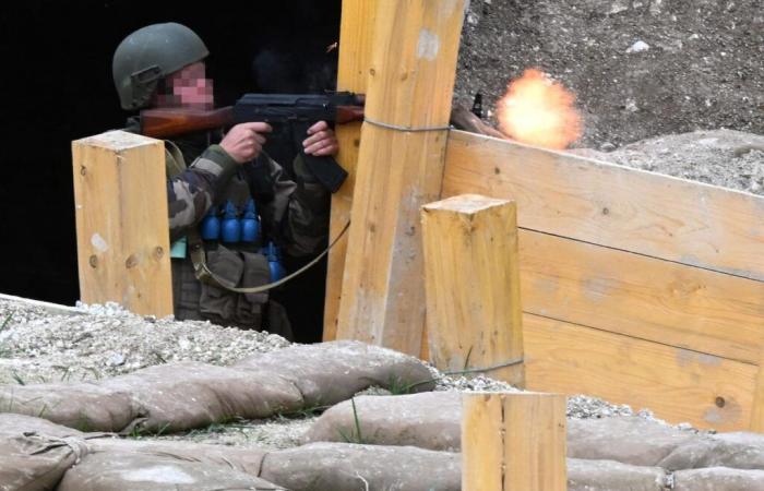 avec des soldats de la brigade Anne-de-Kiev entraînés en Champagne