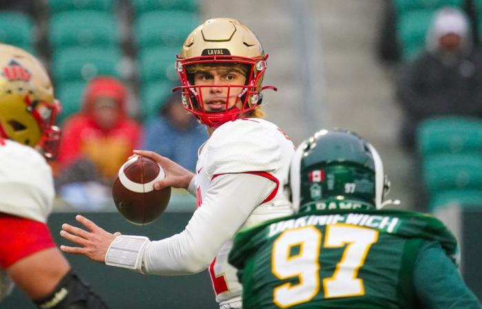 Football universitaire | Le Rouge et Or remporte la Coupe Mitchell à la dernière minute