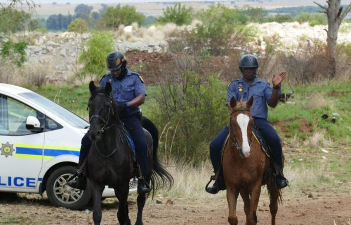 en Afrique du Sud, une impasse oppose la police aux mineurs illégaux autour d’une mine censée contenir de l’or