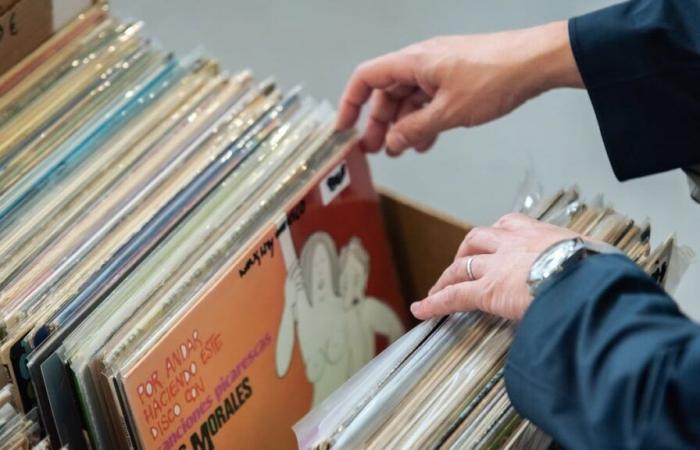 Plus de 100 000 disques vinyles à petits prix dans une braderie géante à Paris