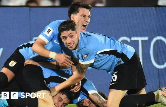 Manuel Ugarte marque un but spectaculaire en fin de match lors de la victoire 3-2 de l’Uruguay contre la Colombie