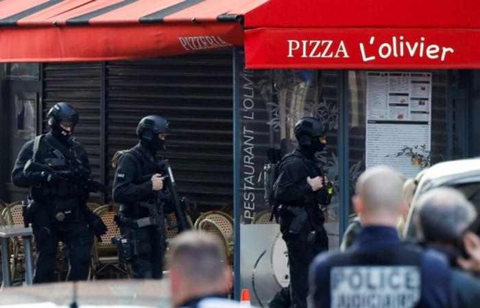 l’homme enfermé dans une pizzeria arrêté, ses otages libérés – 16/11/2024 à 16h24