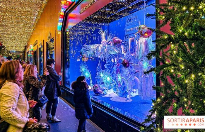 Les vitrines et le sapin de Noël des Galeries Lafayette 2024