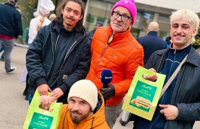 file d’attente à partir d’une heure et demie du matin – pour un seul bar