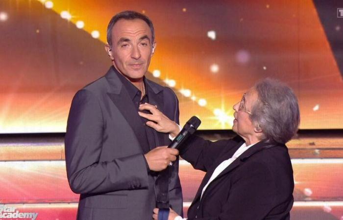 Nikos Aliagas réprimandé par sa mère en direct dans la « Star Academy »