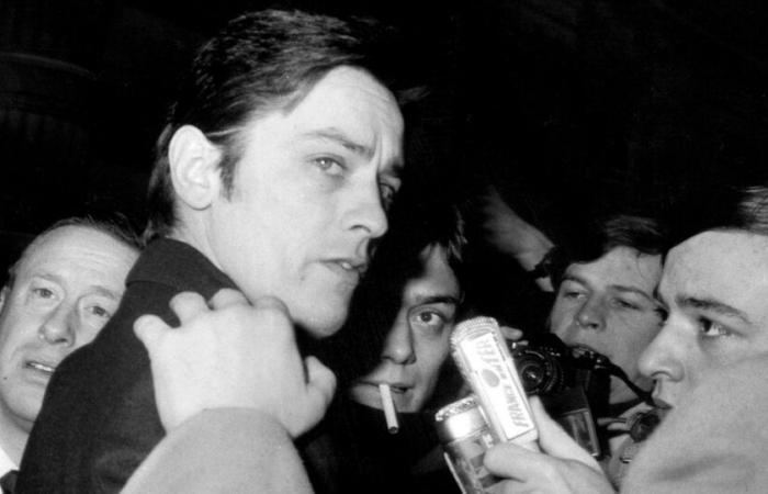 Affaire Markovic, sexualité, querelles familiales… Une biographie d’Alain Delon entend livrer certains secrets