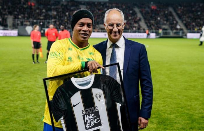 Ronaldinho, duc d’Anjou – Brésil