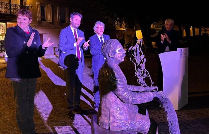 Célèbre dans le monde entier, cet artiste possède désormais sa statue « dans le plus bel endroit de Pamiers »