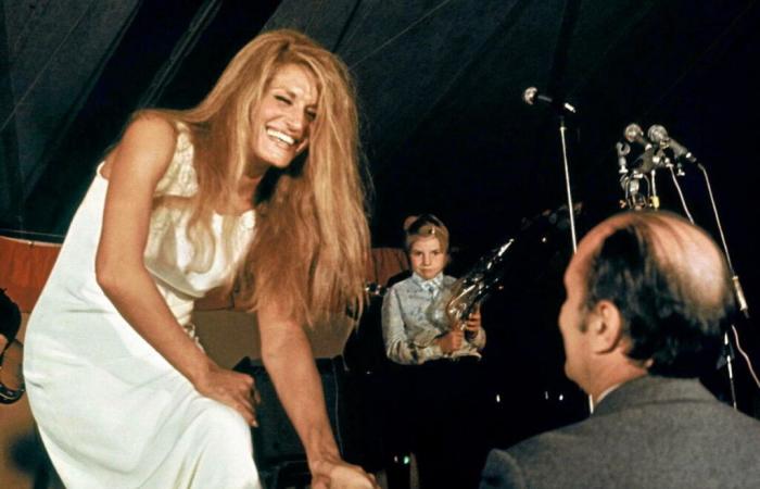 Les secrets d’Orlando sur l’histoire d’amour entre Dalida et François Mitterrand