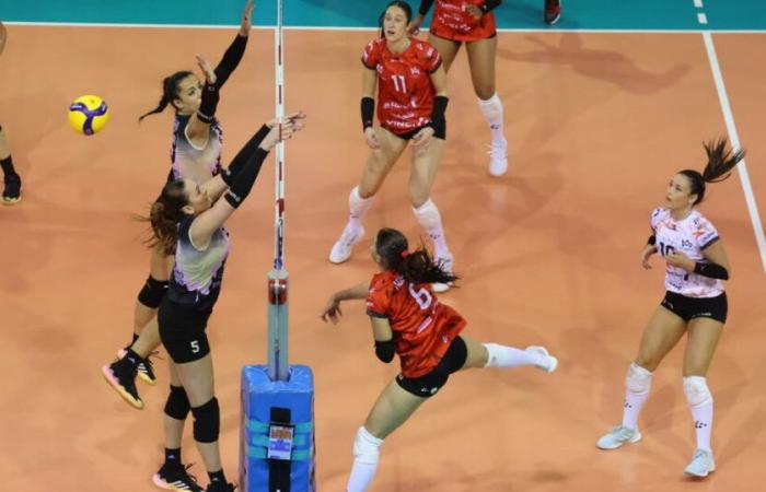 Volley-ball en direct. VMA est battu par Marcq-en-Baroeul qui mène deux sets à zéro (25-27, 23-25)