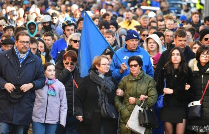 une « marche bleue » en hommage à un cycliste emblématique renversé par une voiture