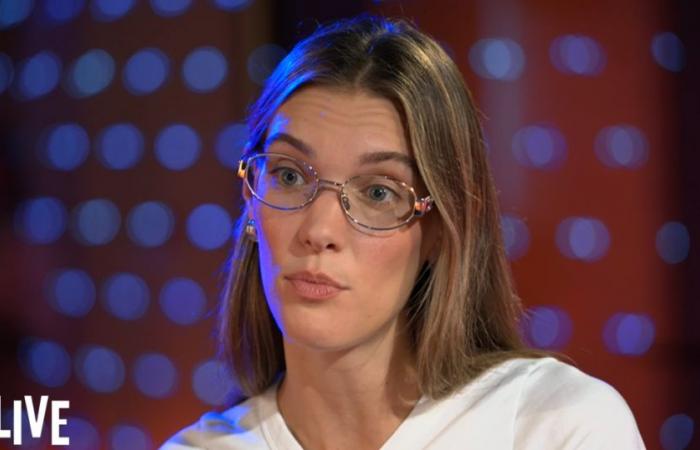 Charlotte Cardin parle de sa relation avec Alycha Schneider