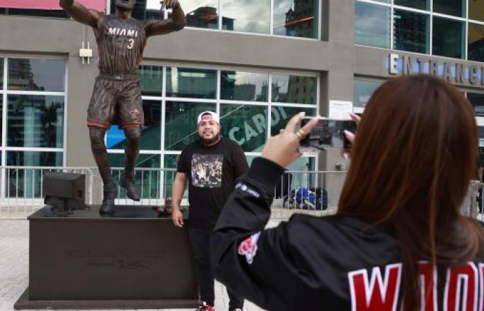 Pourquoi la statue de Dwyane Wade lui ressemble-t-elle si peu ? • Basket-ball américain