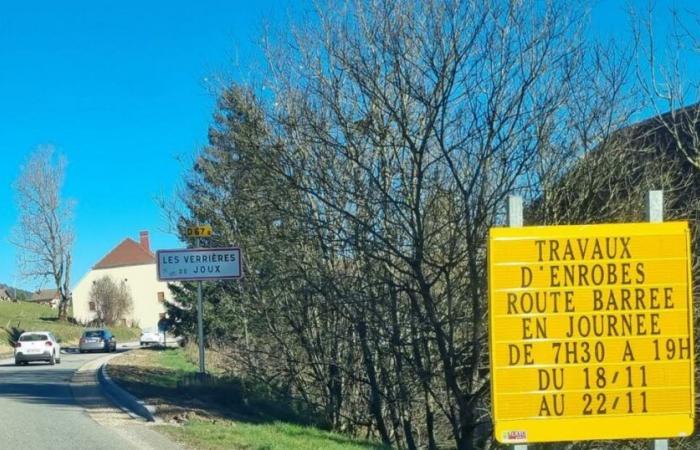 Verrières-de-Joux. Crossing the village impossible from Monday November 18