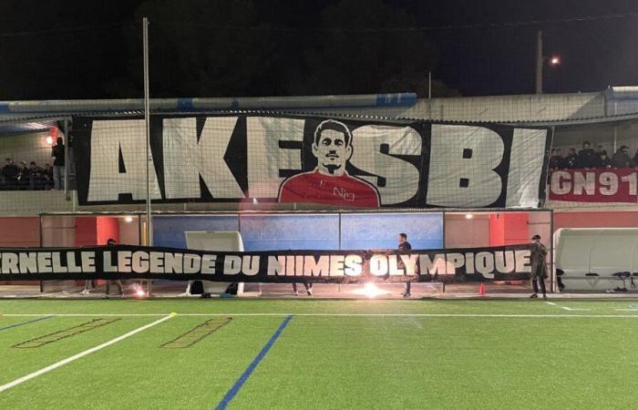 NÎMES OLYMPIQUE Le bel hommage des Gladiateurs à la légende Hassan Akesbi