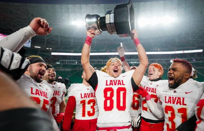 Football universitaire | Le Rouge et Or remporte la Coupe Mitchell à la dernière minute